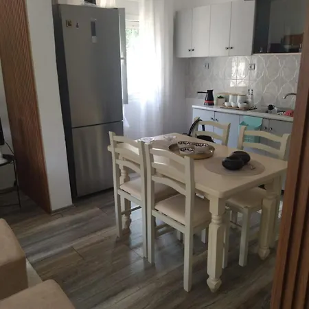 Elona Apartmán